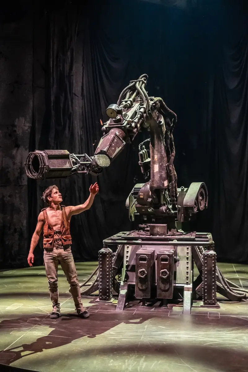 walkmyworldshow-sinon-nyul-a-robot-fele